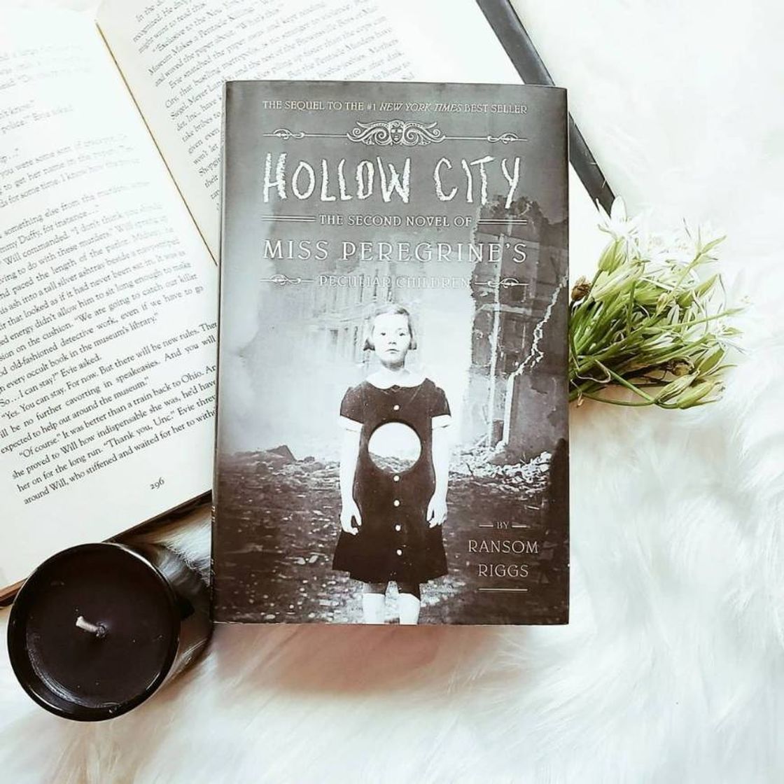 Book La ciudad desolada: El hogar de Miss Peregrine para niños peculiares 2