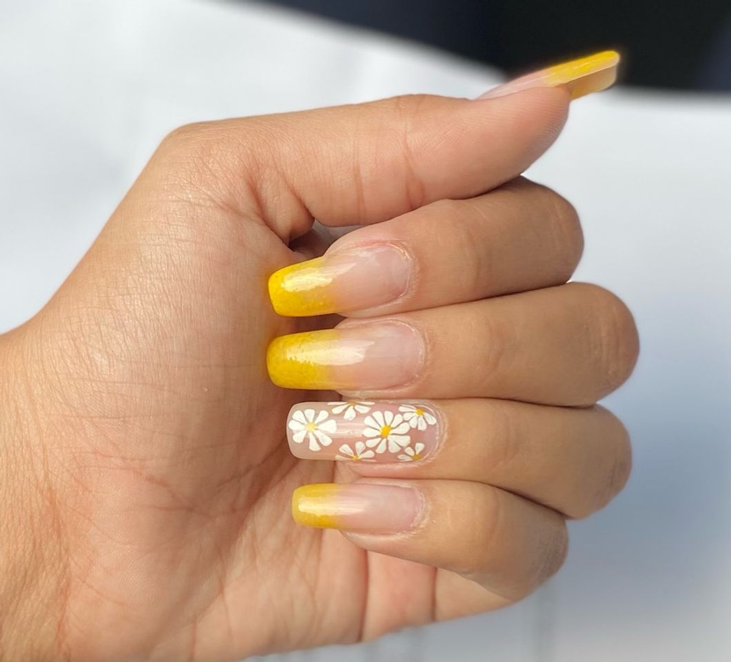 Fashion Daisy Nails