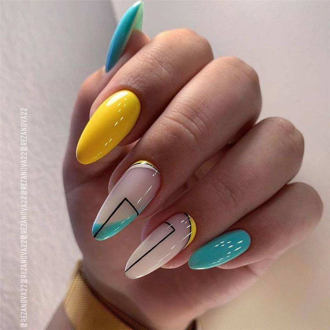 Moda Diseño divertido para lucir tus uñas hermosas 