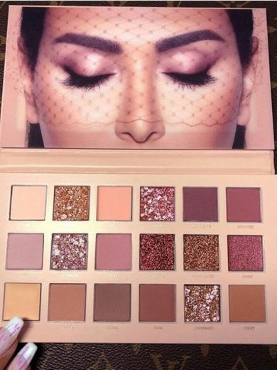 HUDA BEAUTY The New Nude Eyeshadow Palette