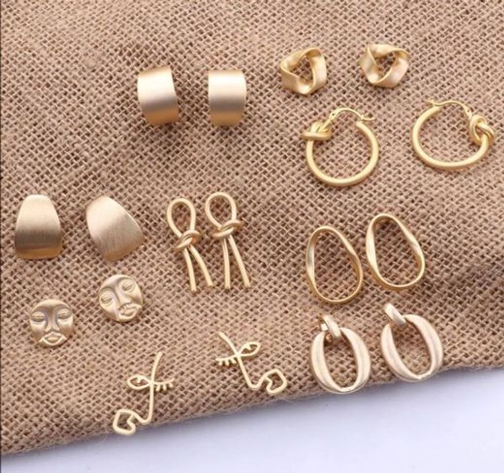 Moda Pendientes dorados geométricos 🧡