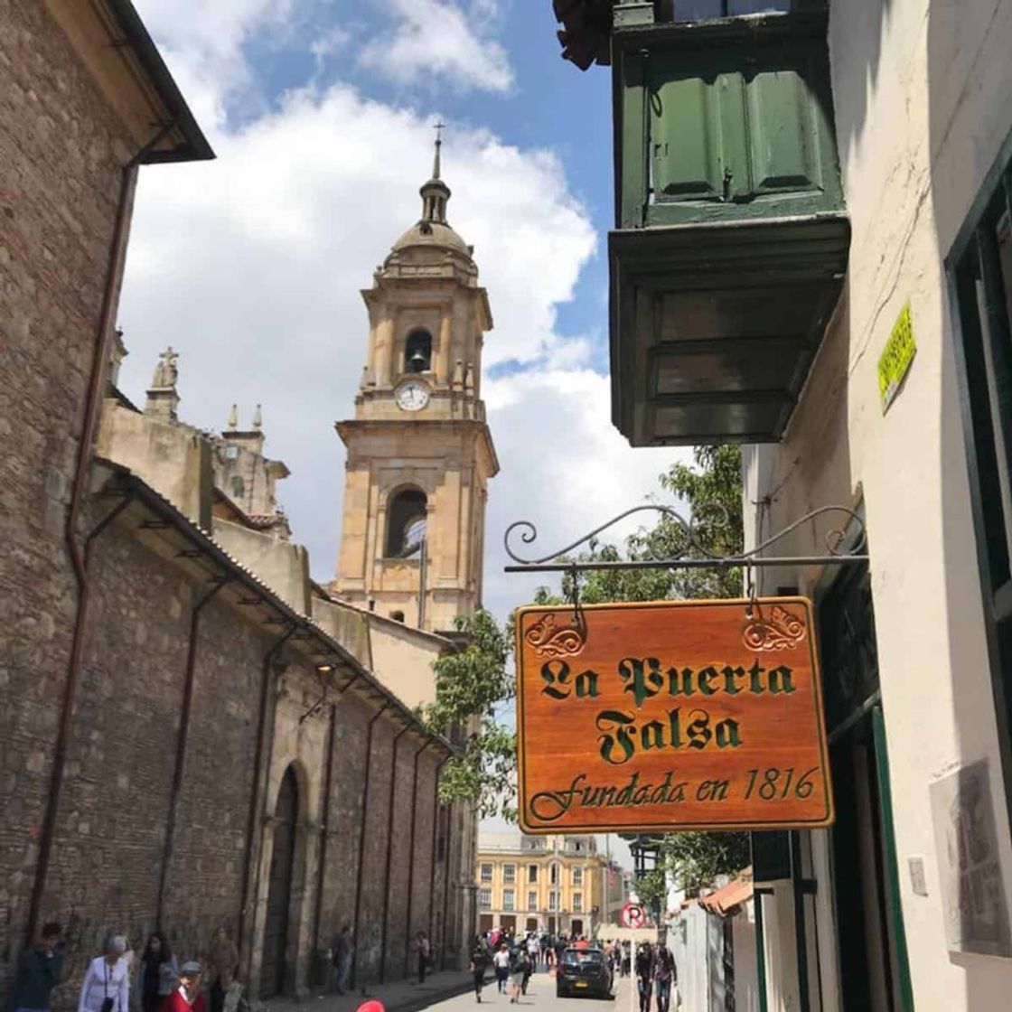 Restaurantes La Puerta Falsa