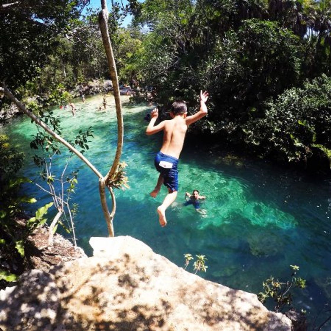 Lugares Cenote Yax-kin