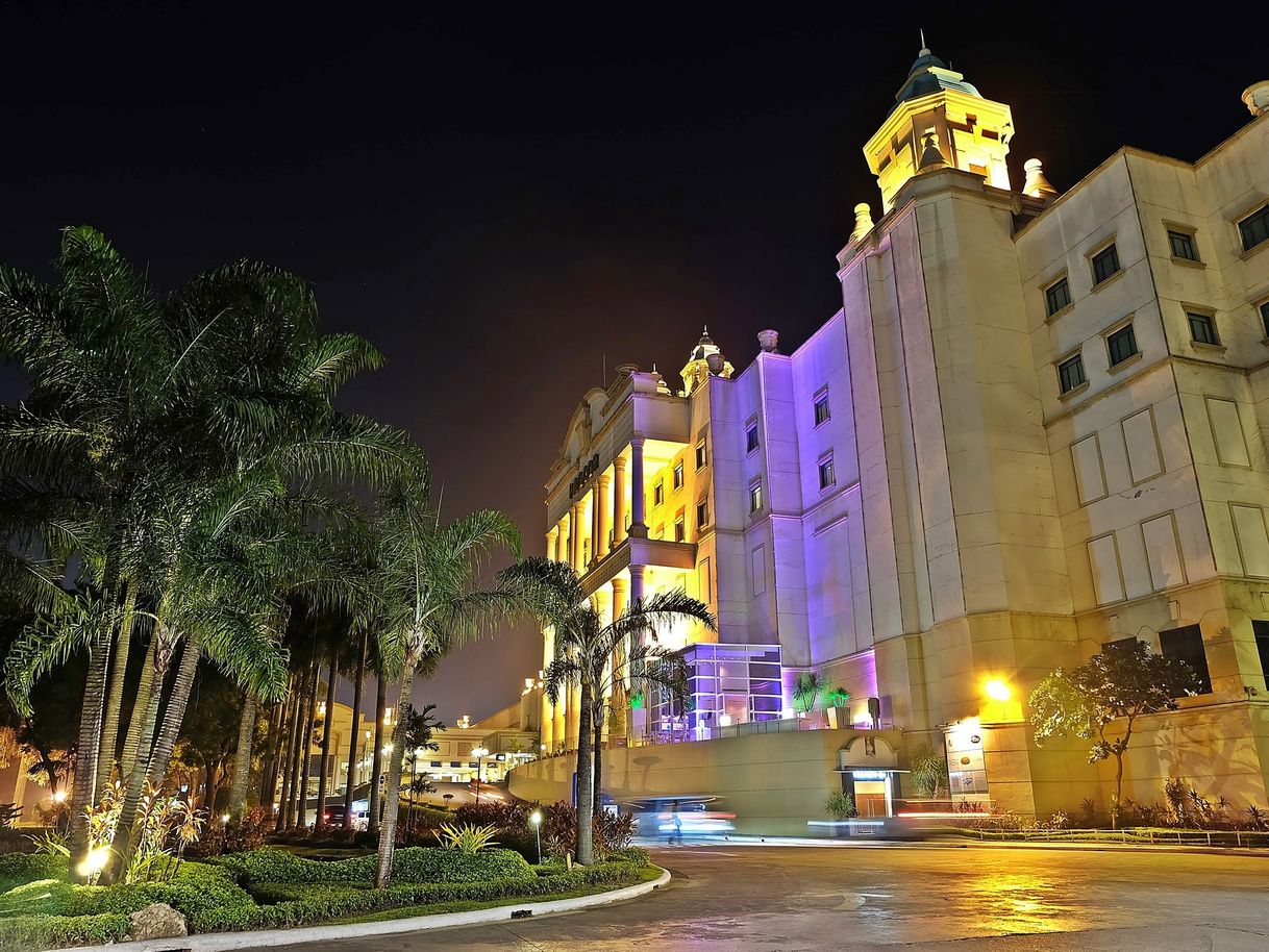 Lugar Waterfront Cebu City Hotel & Casino