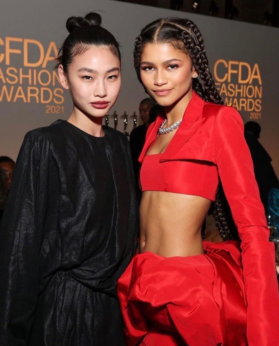 Moda Zendaya and Kang 