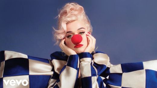 Smile - Katy Perry Video Oficial