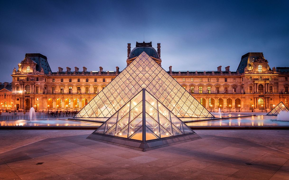 Place Museo del Louvre