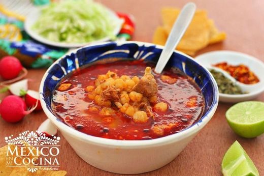 Como hacer Pozole Rojo | Receta de Comida Mexicana, Muy Fácil
