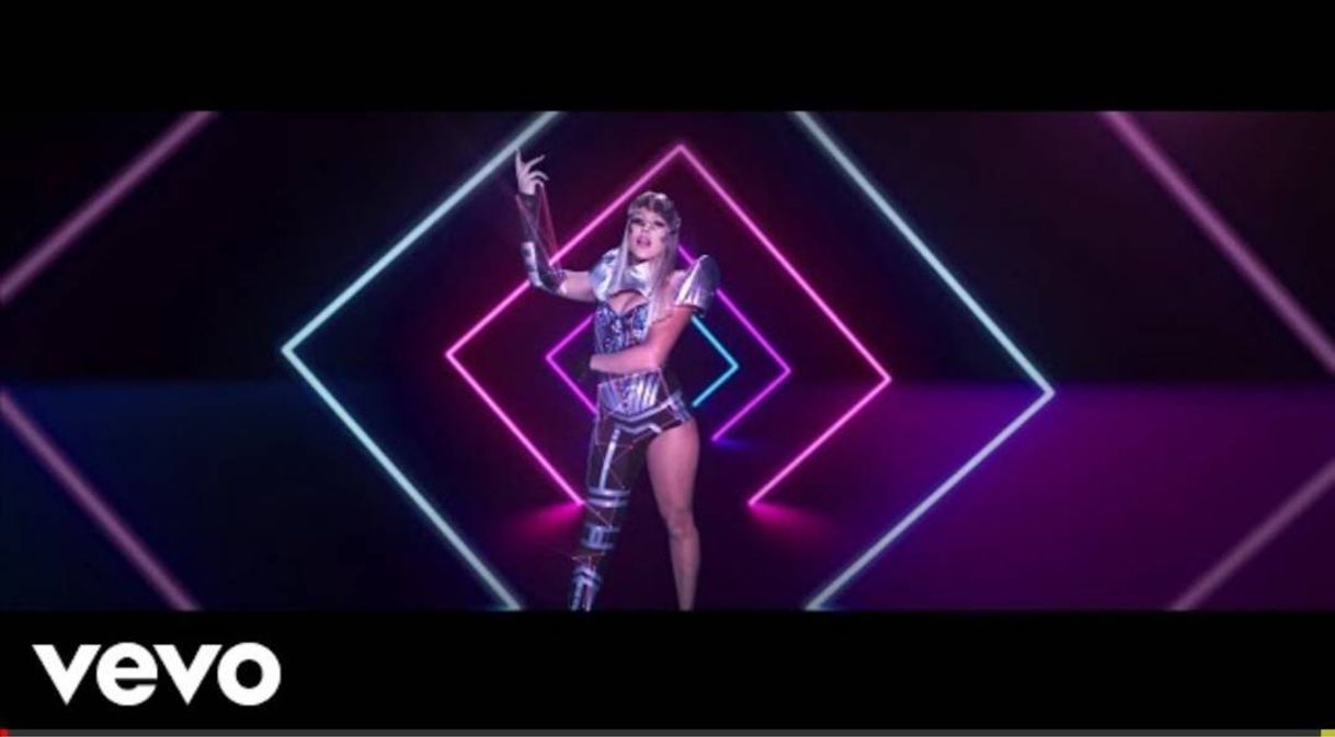 Social Danna Paola, Sebastián Yatra - No Bailes Sola - YouTube