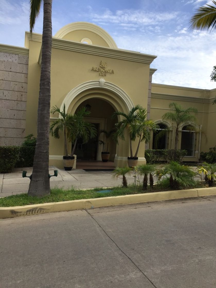 Lugar Pueblo Bonito Emerald Bay Resort & Spa