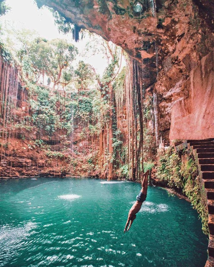 Place Cenote Ik-Kil