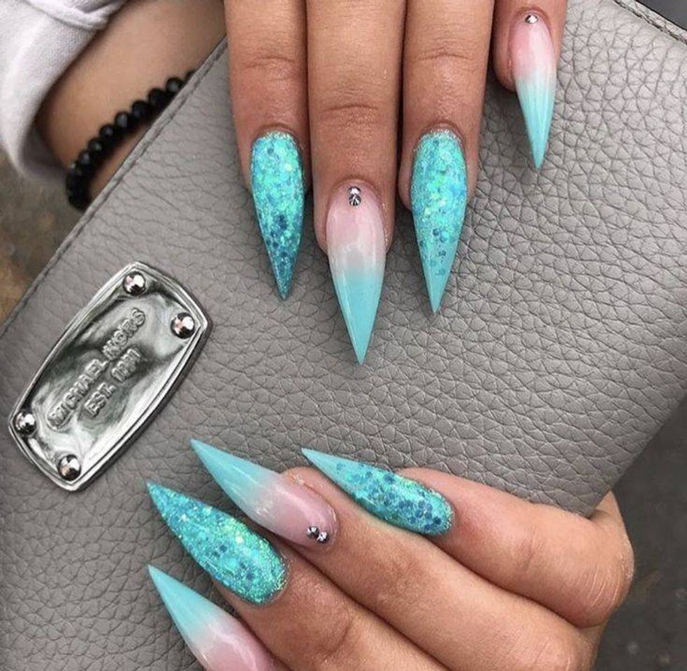 Moda Unhas stiletto decoradas