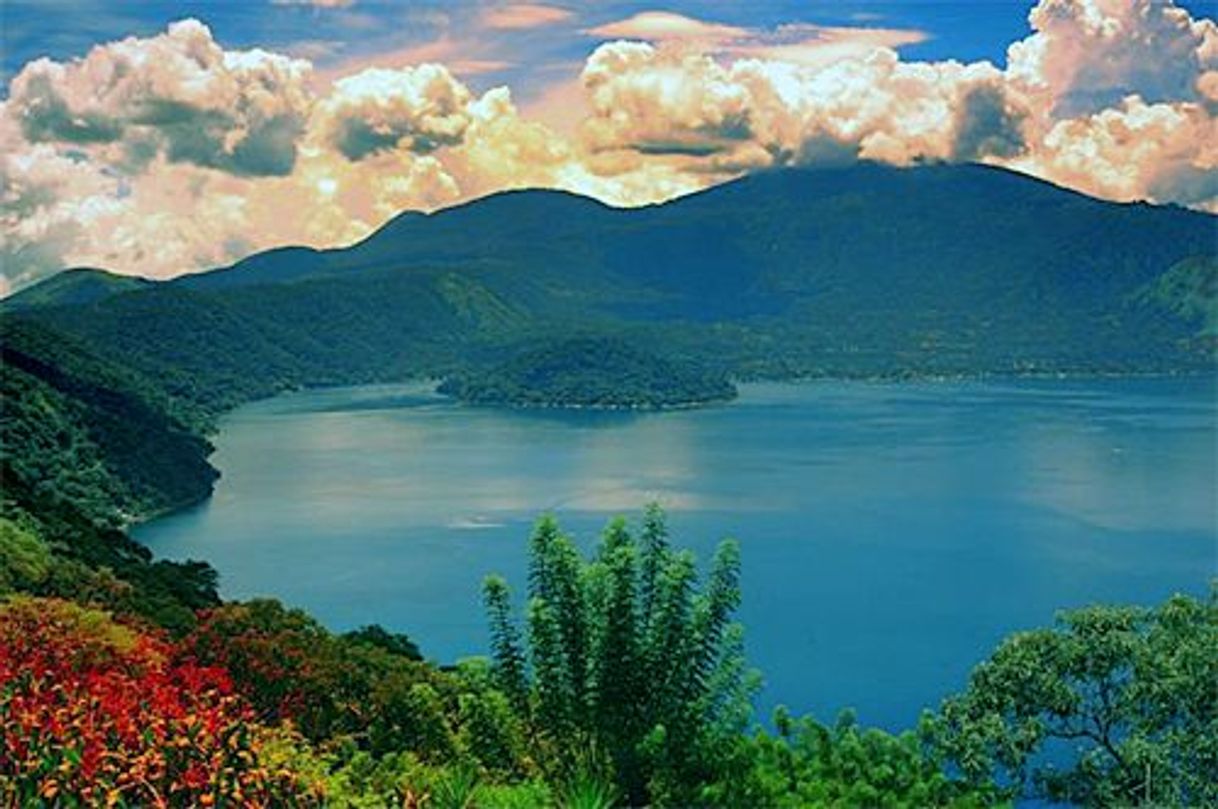 Place Lago de Coatepeque