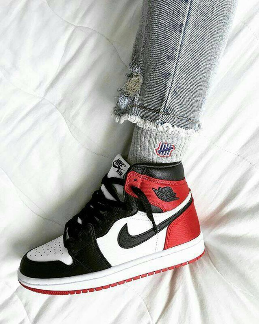 Social Air Jordan 1 red and black 