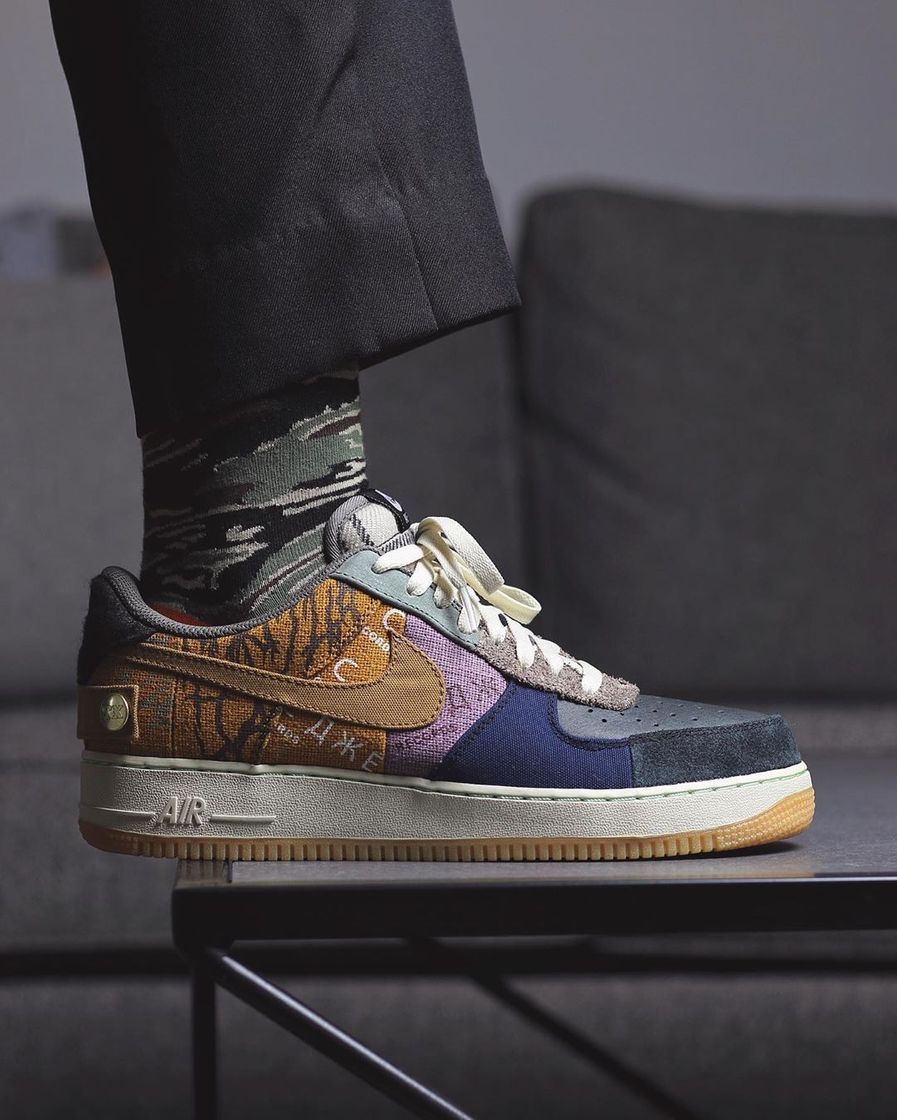 Social Sneakers UOMO NIKE Sneakers UOMO Air Force 1 Low Travis Scott AQ4211