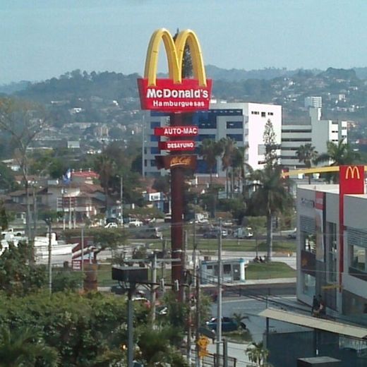McDonald's El Salvador del Mundo