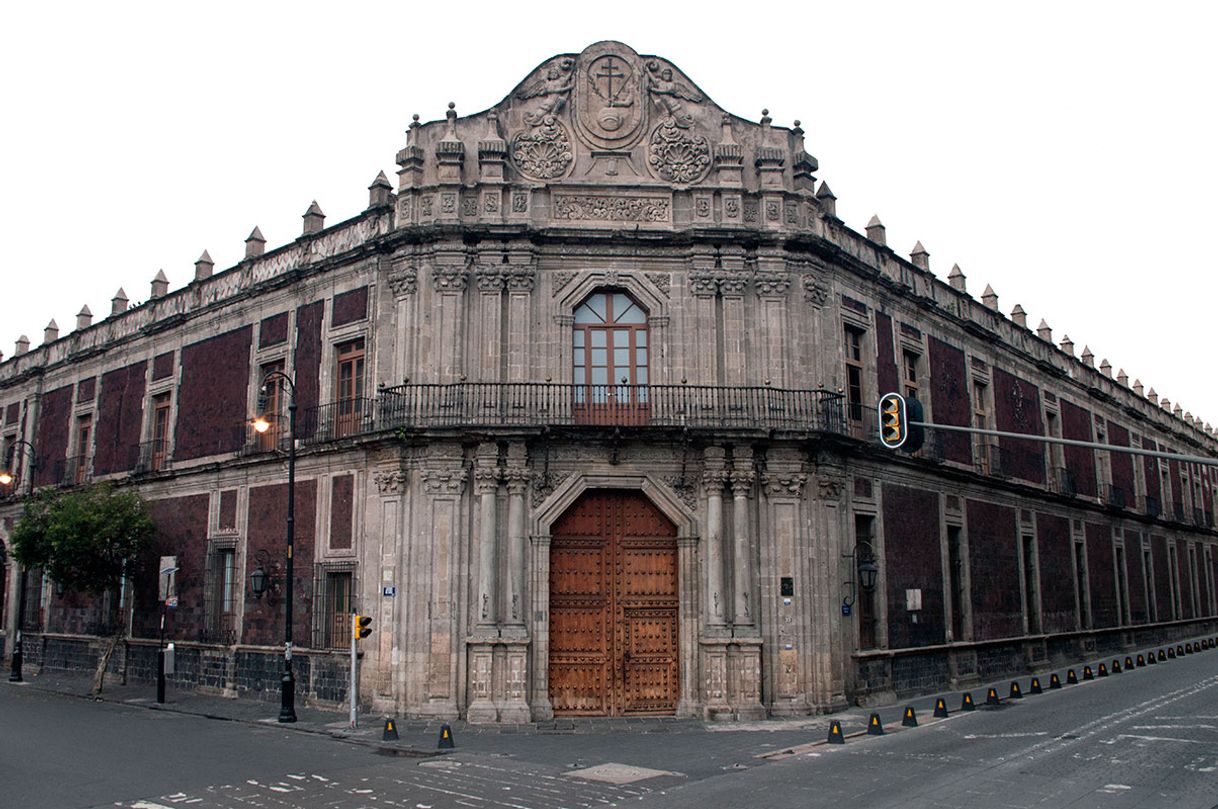 Lugar Palacio de la Escuela de Medicina