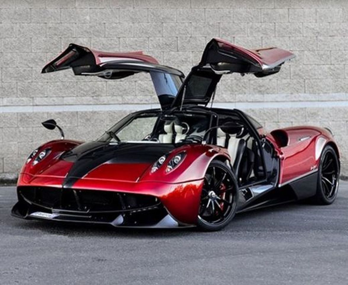 Social Pagani Huayra Roadster