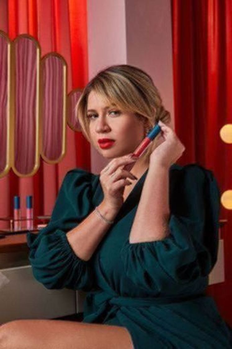 Social Linha de maquiagem Marília Mendonça