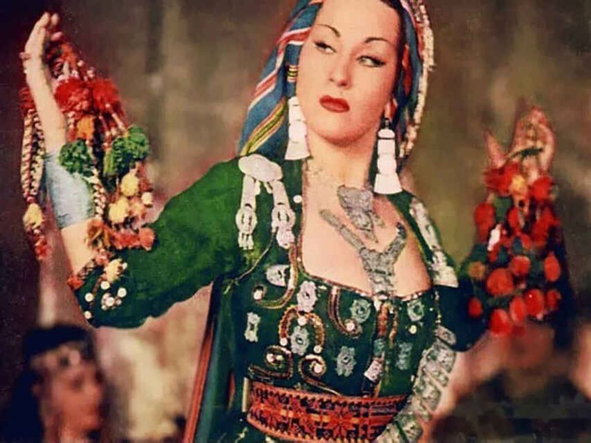 Canción Yma Sumac, The Peruvian Songbird, sings "Chuncho." - YouTube