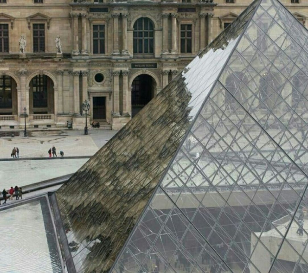 Moda louvre museum 