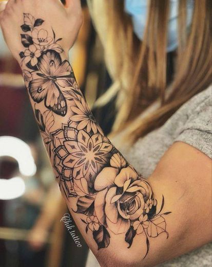 Feminine and floral design for chik tattoo tattoo. Instant download of ...