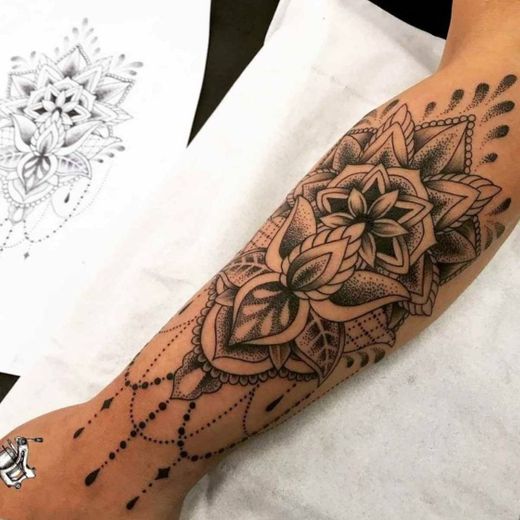 Tatouage fleur de lotus et tatouage fleur de lys : toutes nos ...