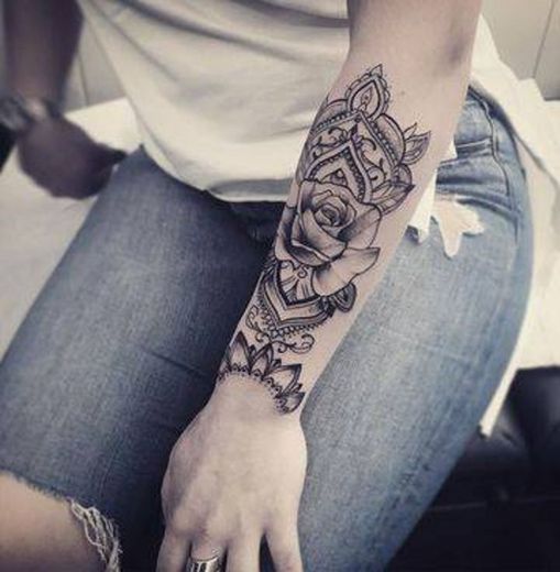 Algunas ideas y diseños de tatuajes bellos para mujer - Pinterest