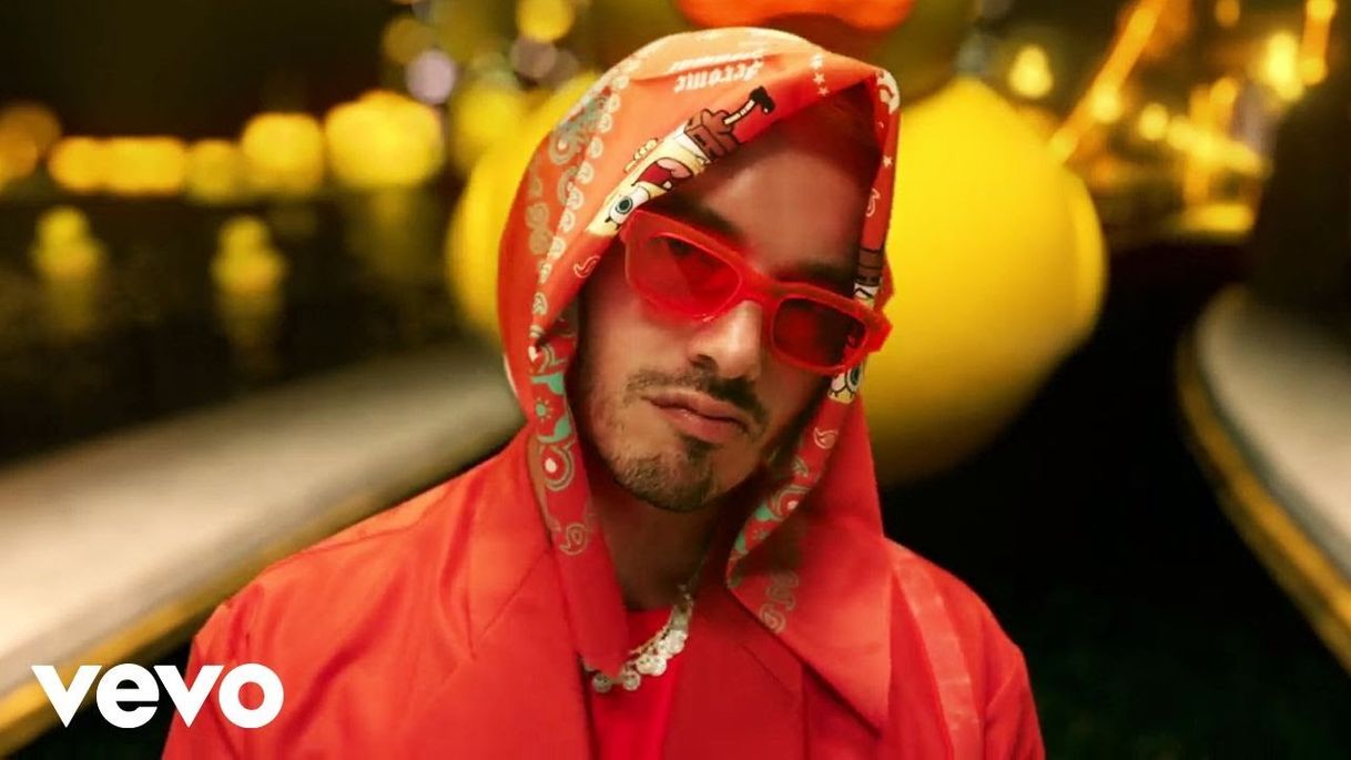 Social J Balvin - Amarillo (Official Video) - YouTube