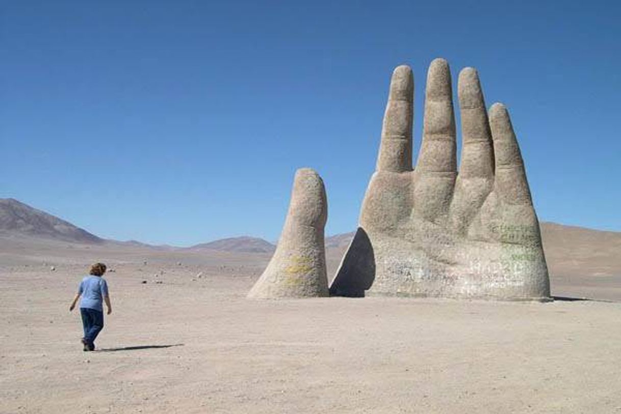 Moda La mano del desierto Antofagasta 