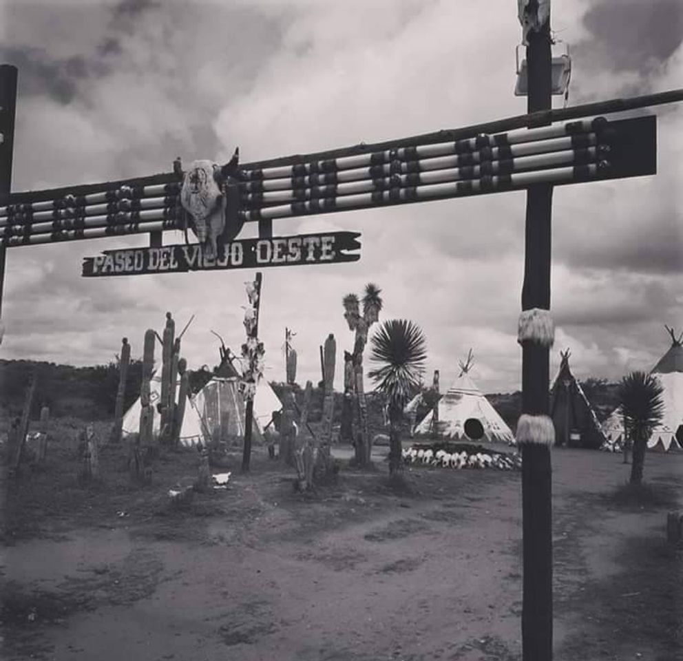 Place Paseo del Viejo Oeste