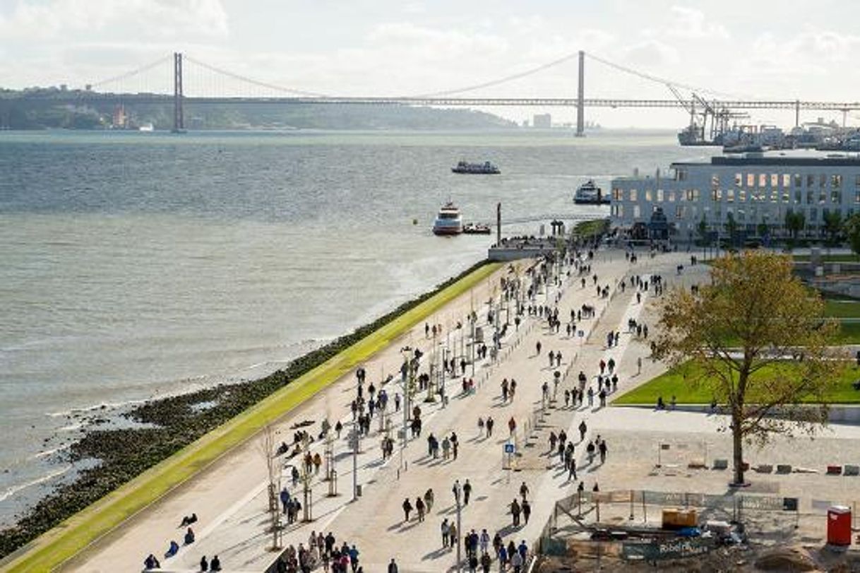 Places Avenida Ribeira das Naus