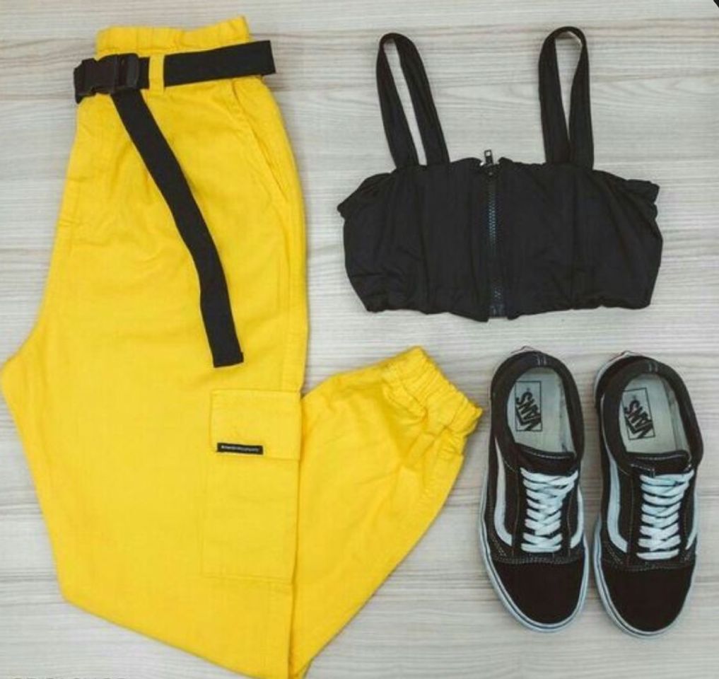 Moda Conjunto con amarillo