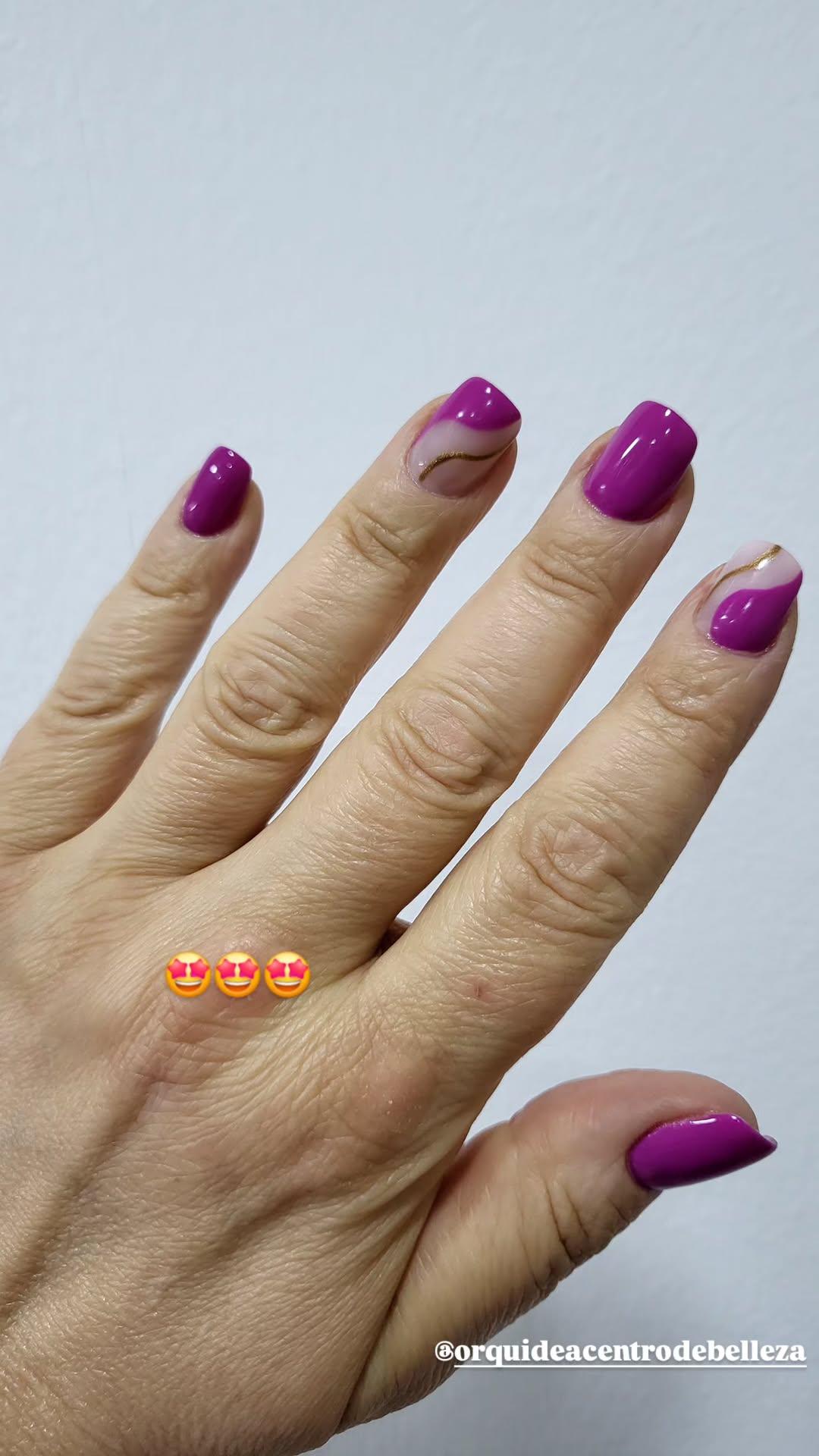 Social Nails