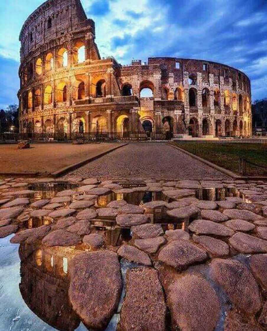 Place coliseo romano