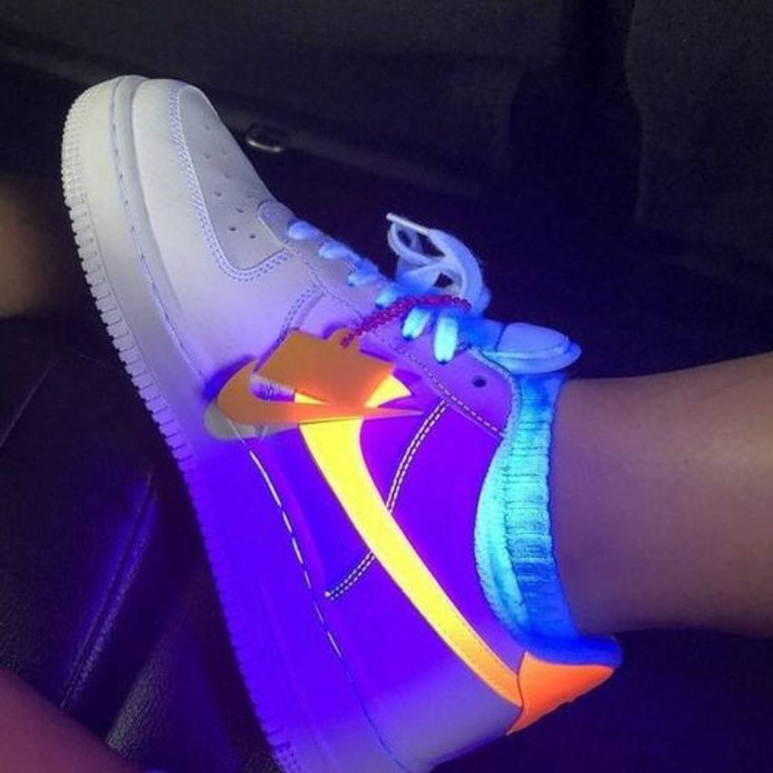 Social Sneaker Nike neon