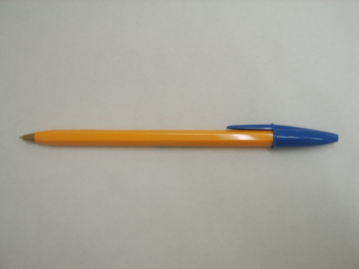 Moda Pluma Bic (amarilla)