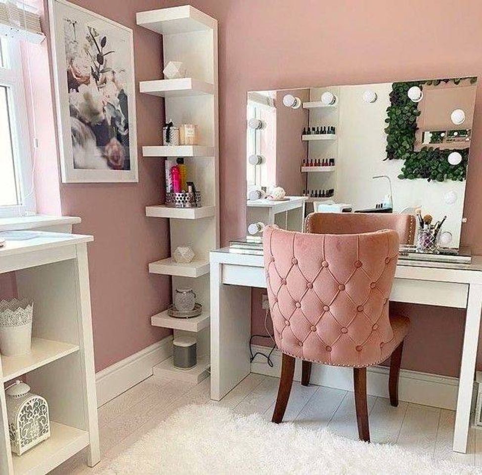 Social Vanity Room