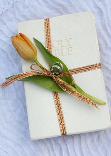 Biblia para boda decorada