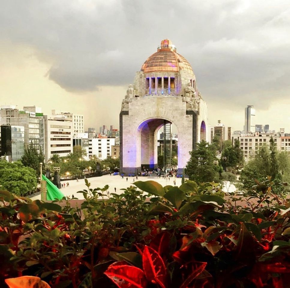 Place Monumento a la Revolución