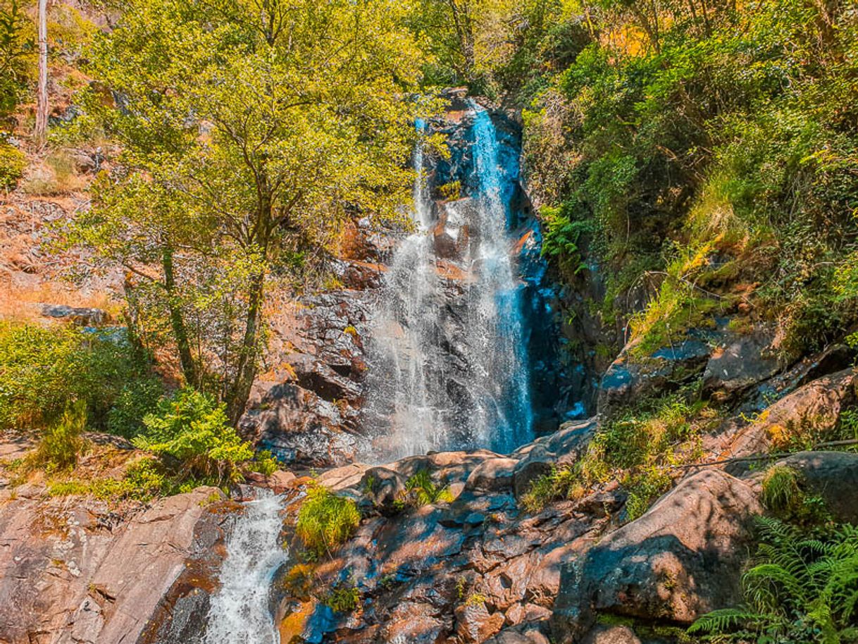 Lugar Cascata da Pedra da Ferida