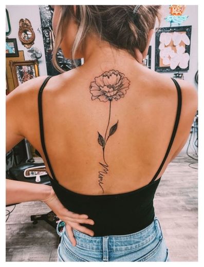 Tatuagem de flor 🥀
