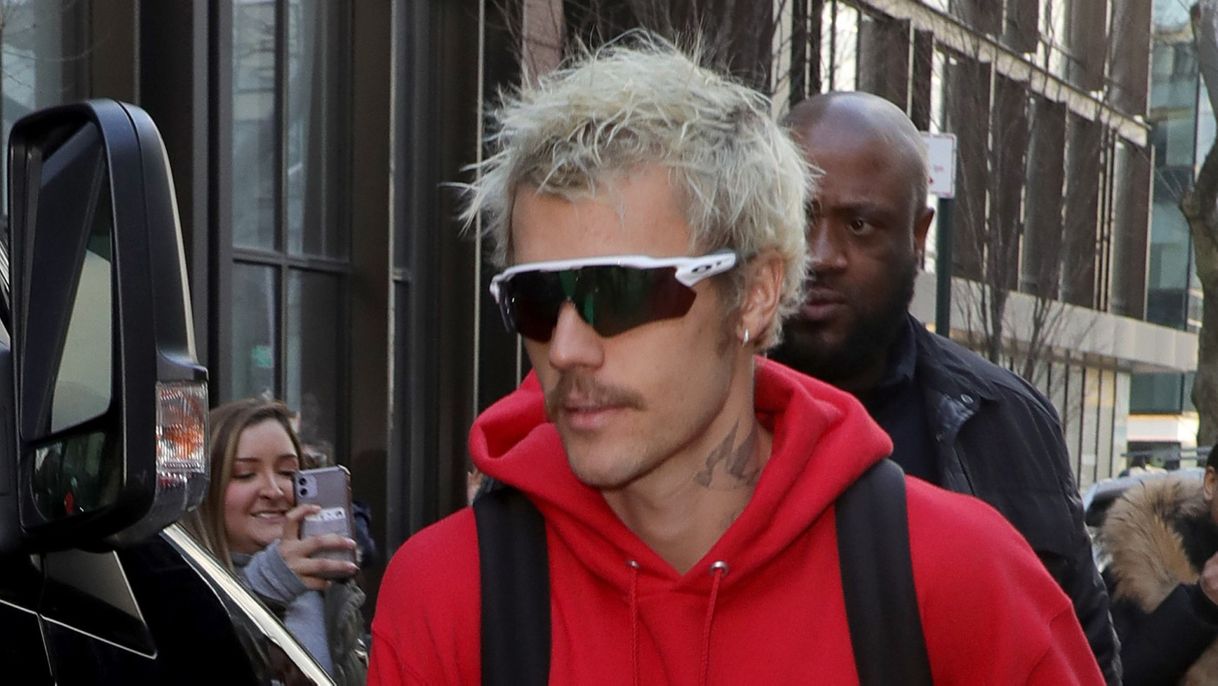 Music Running Over - Justin Bieber, Lil Dicky 