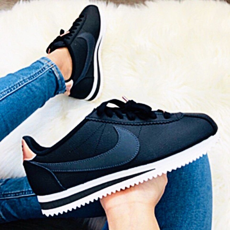 Social Nike Classic Cortez Leather, Zapatillas de Running Hombre, Blanco / Negro