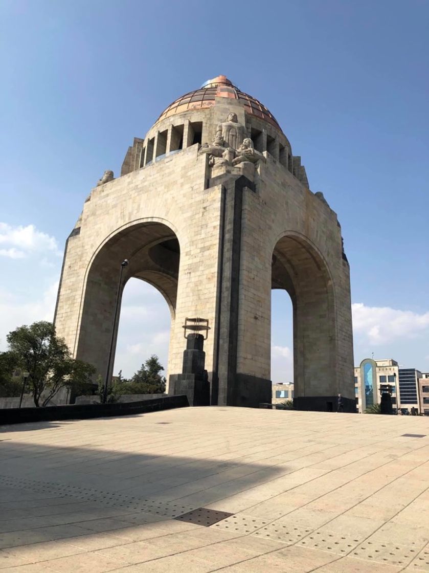 Place Monumento a la Revolución