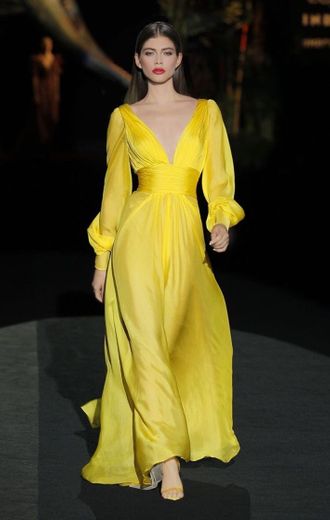 Vestido amarillo espectacular como para un evento especial 