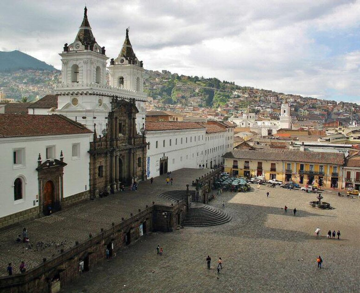 Place Iglesia de San Francisco