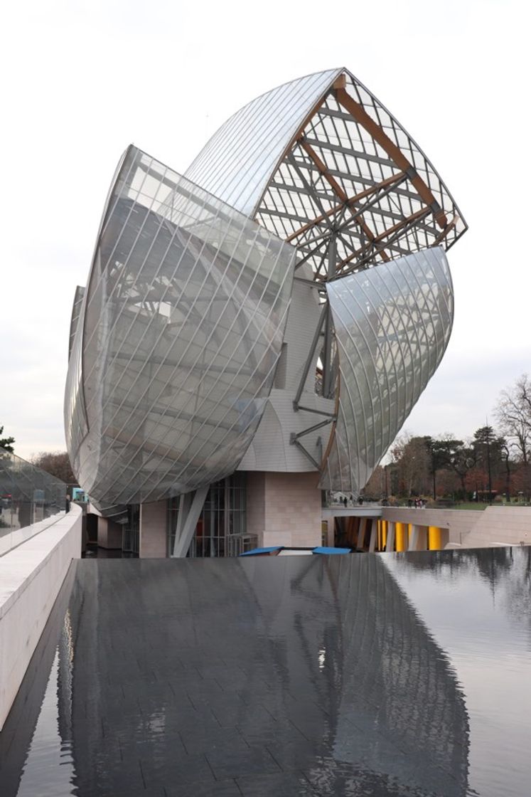 Place Fondation Louis Vuitton