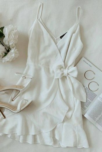 Vestido branco curto