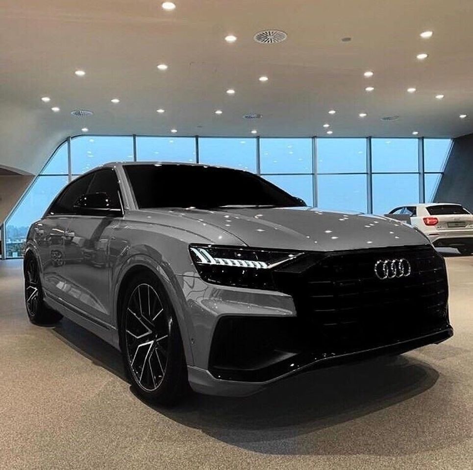Social Audi Q8 2019